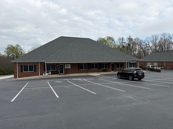 Office space for Rent at 638 Old Historic U.S.441 in Demorest