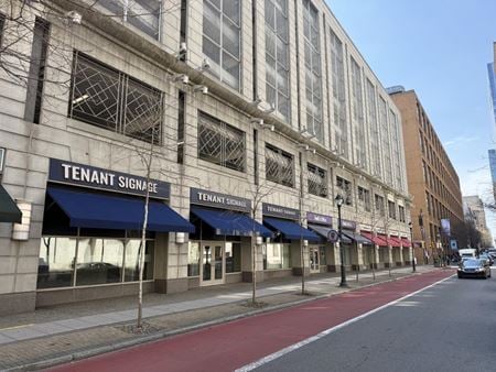 Retail space for Rent at 914 Chestnut Street in Philadelphia
