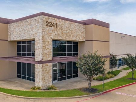 Photo of commercial space at 2241 South Watson Road in Arlington
