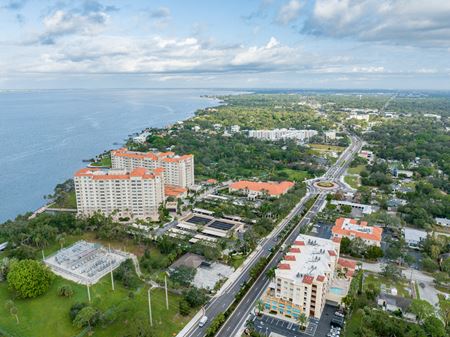 1161 N Tamiami Trl - Sarasota