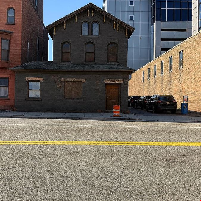 492 Pearl St - 4,088+/- SF RETAIL SPACE
