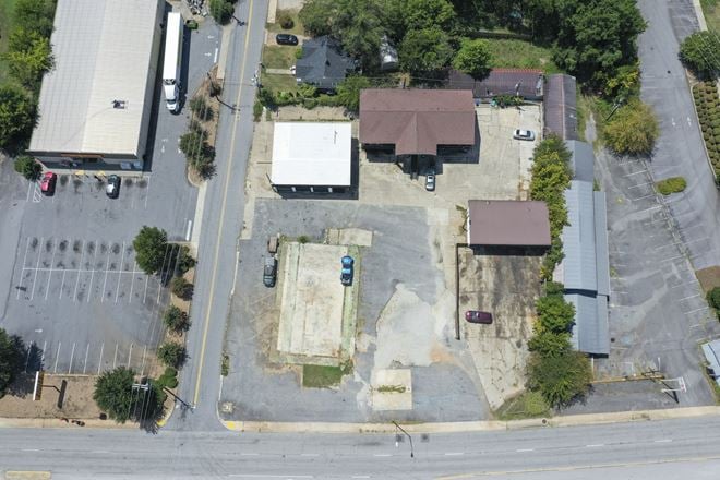1601 N Main St