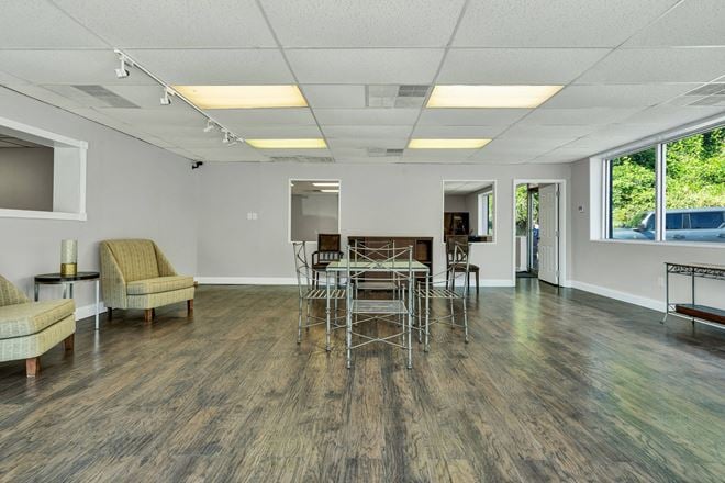 3450 Brainerd Rd