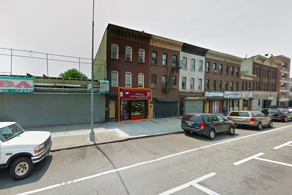 400 SF | 874 Dekalb Avenue | Boutique Retail On Dekalb Ave For Lease