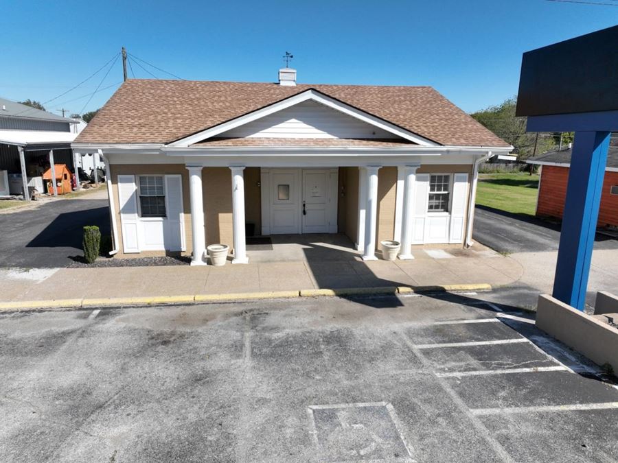 Absolute $1 Auction – Former US Bank Branch w/Drive Thru