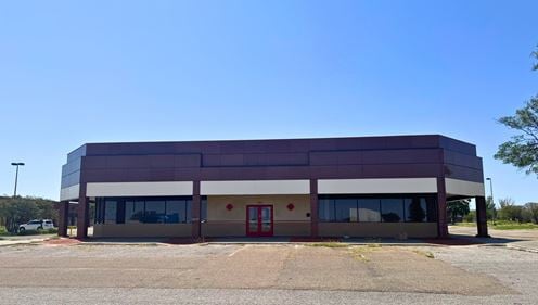 2500 Coulter Street S. Suite 124 - Formerly Chuck E Cheese