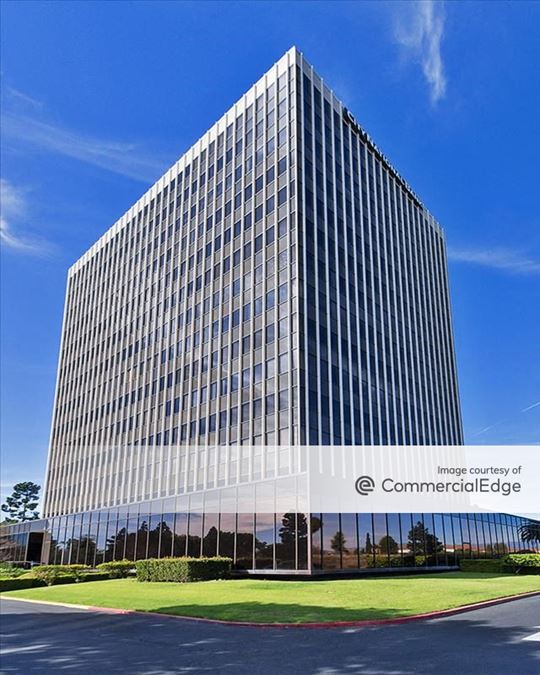 Topa Financial Plaza 500 Esplanade Drive 500 East Esplanade Drive