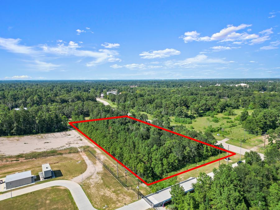 Prime 3.9 Acre Corner Parcel in Conroe with Ft. Frontage – Unrestricted and Ready for Development