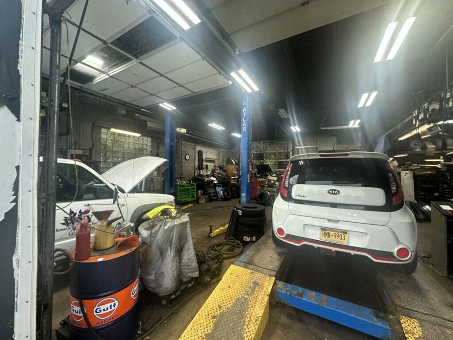 6530 Broadway - Turnkey Auto Repair Shop with Residential Bonus