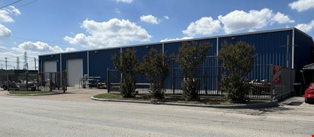 Industrial space for Sale at 3410 Oak Forest Dr in Houston