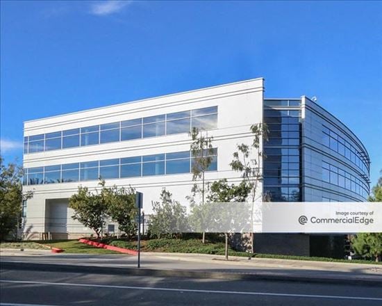 900 Corporate Pointe