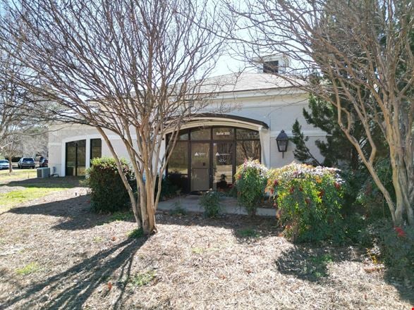 601 Crescent Blvd