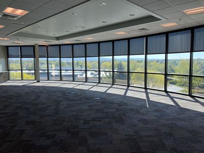 Silverstone Plaza in Silverstone Park