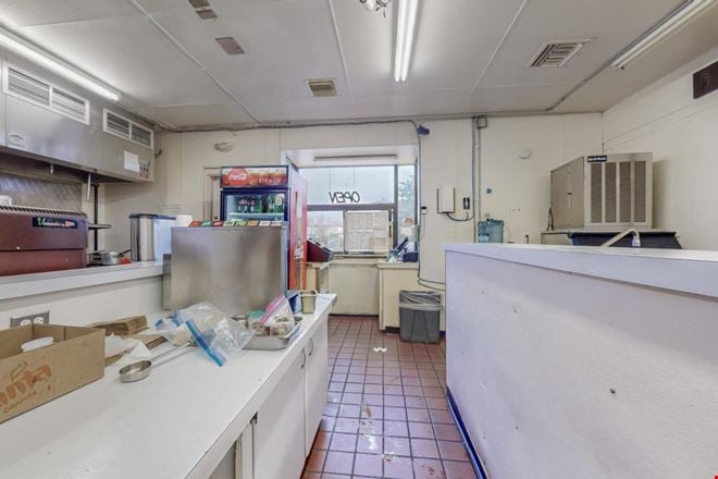 TURNKEY RESTAURANT INVESTMENT IN NORTHEAST HEIGHTS