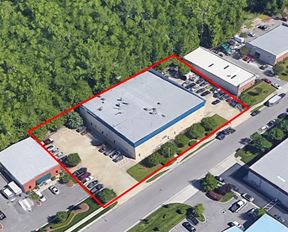 Office/Warehouse in Rosemont Commerce Park