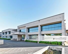 240-250 Charlois Blvd
