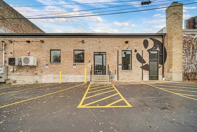 Brick & Mortar - Libertyville