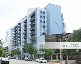 800 Brazos