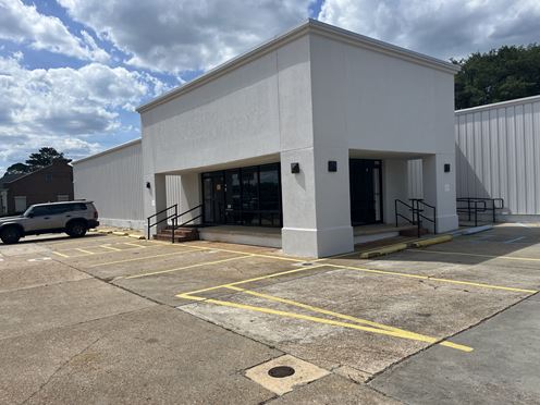 Former Badcock Building