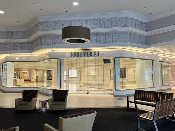 Acadiana Mall For Lease