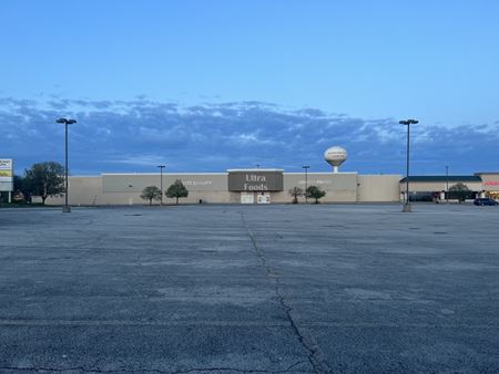 Photo of commercial space at 13001 South Ashland Avenue in Calumet Park