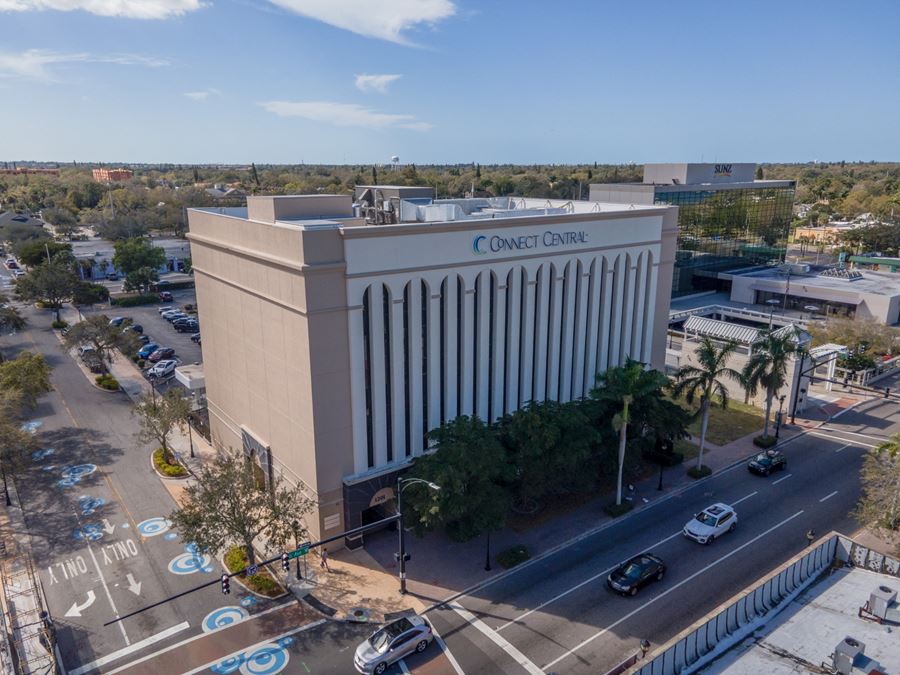 Manatee Ave and Main St: Retail Storefronts!