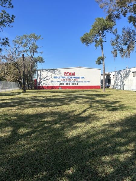 Industrial space for Rent at 1907 Elmwood Ave in Tampa