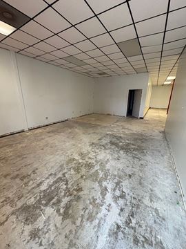 Flexible Retail Space Available on Veterans Memorial Blvd