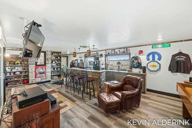 2,600 SF Commercial Condo w/Living-Work Space & Garage Bay