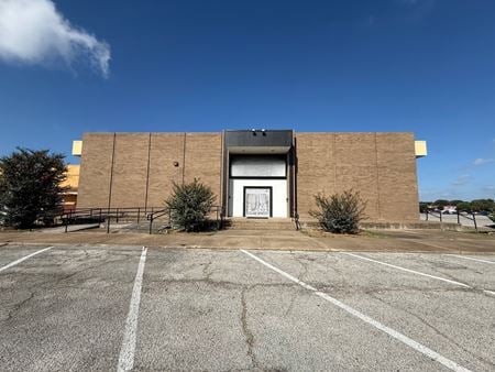 Retail space for Rent at 1600 New York Ave in Arlington