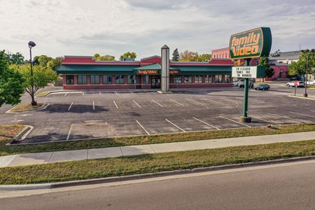 Retail space for Rent at 108 1st Ave. NE in Hutchinson