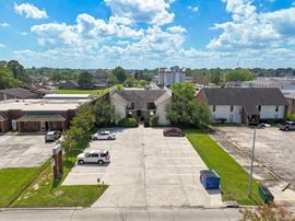 First-Floor Office Suite Off I-10 – Flexible Layout