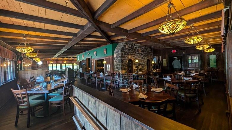 Gia Ristorante Italiano — Established Italian Restaurant Business Opportunity | 785 Quaker Highway, Uxbridge, MA