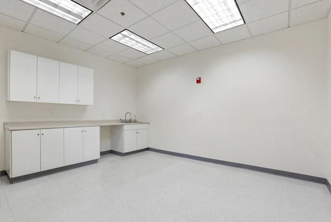 3,700sf Professional Office Suite for Lease in Rowley, MA