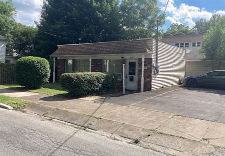 Standalone Office/Retail with 4 Parking Spots - Stroudsburg