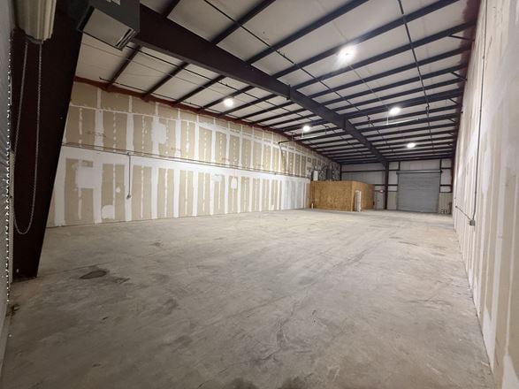 4000 sf Light Industrial