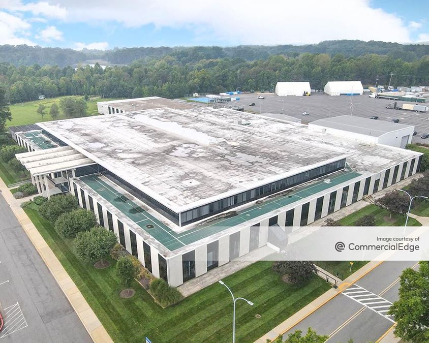 895 Oceanic Drive 895 Oceanic Drive Industrial Building