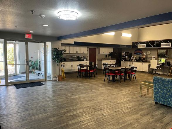 AUCTION: Baymont by Wyndham | 52 Rooms | Toledo Airport | Swanton OH