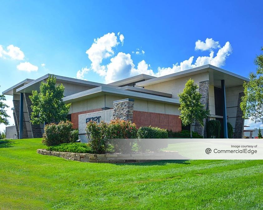 3939 North b Road, Wichita, KS 67226