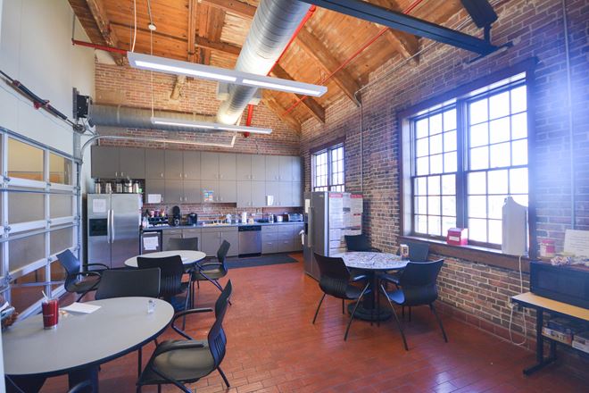 Office/Warehouse Building for Lease or Sublease in Downtown Little Rock