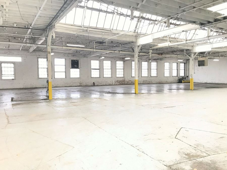101,900 SF for Sale and 40,000 SF for Lease with Yard | 4401 W. Ogden Ave., Chicago, IL