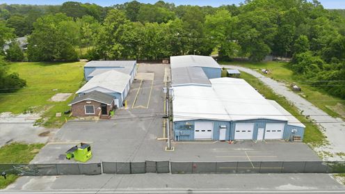 Oaks Rd Industrial Flex For Lease