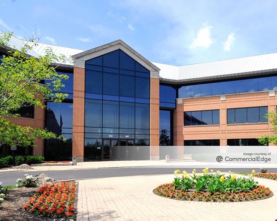 Hamilton Lakes Business Park - 555 Pierce Road