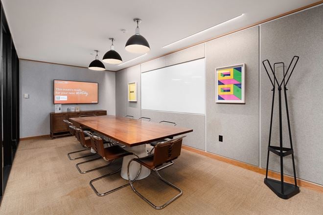 WeWork - 515 N State