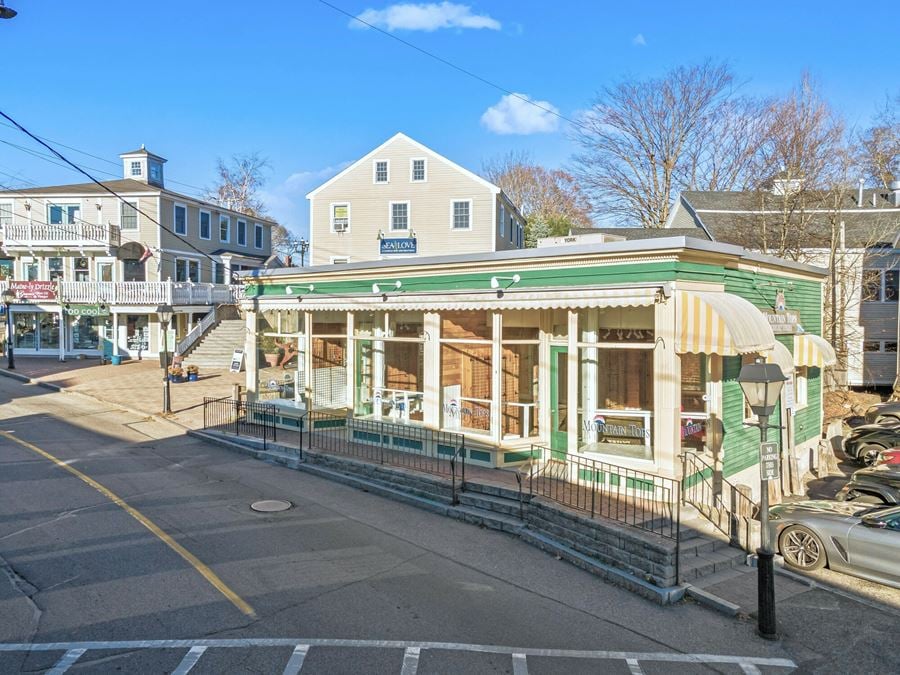 PREMIER DOCK SQUARE RETAIL BUILDING