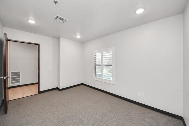 Premier Sugar Land  Office Condo For Sale and/or For Lease