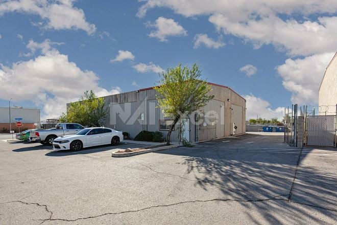 1285 W Rockpebble Ave