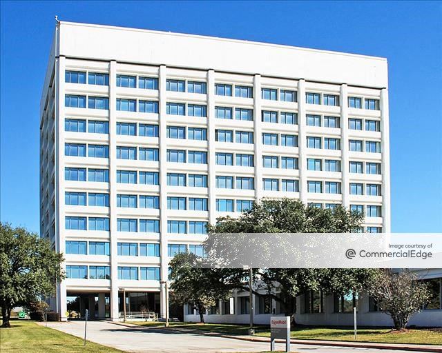 2800 Decker Drive, Baytown, TX 77520