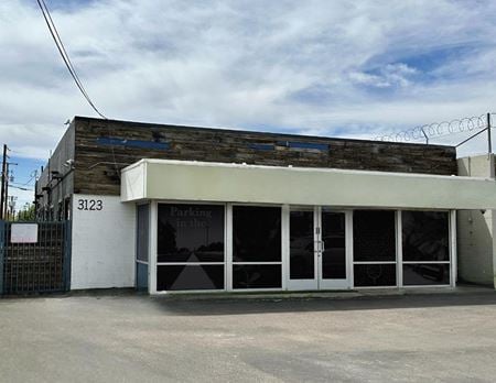 Retail space for Rent at 3123 E Thomas Rd in Phoenix