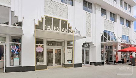 800 SF on Lincoln Road Next to H&M - Miami Beach